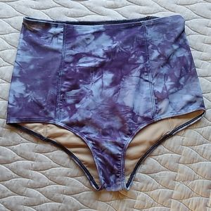 Kortni Jeane size Small Tye Dye bottoms